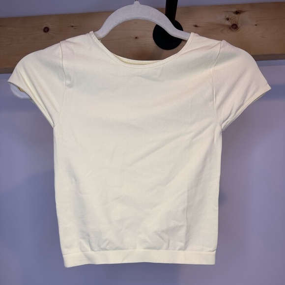 NWOT INTIMATELY FREE PEOPLE Cap Sleeve Seamless Cami - Butter XS/S - Picture 3 of 5